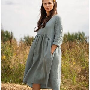 SOLD ON CROSSPOST Brand new Menique 100% linen smock dress